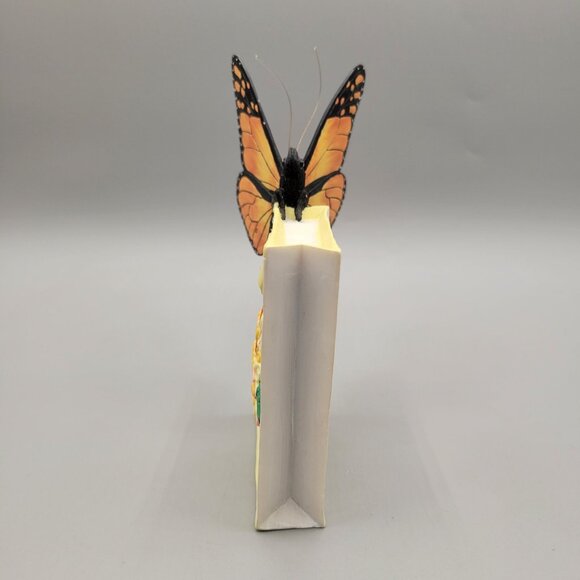 Charming Tails Butterfly Smelling Zinnias Figurine 89/606 Seed Packet - Picture 4 of 10